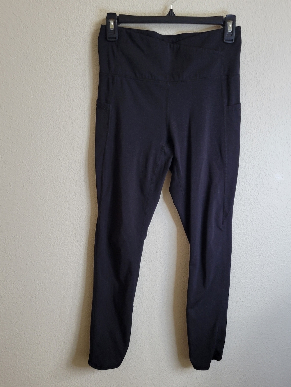 Gaiam High-Waist Black Active Leggings with Side Pockets Ladies Small.